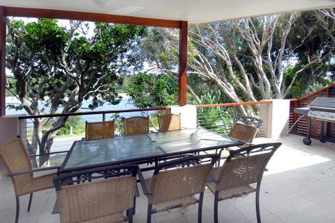 Wooli Holiday Units - Sydneys Hotel 3