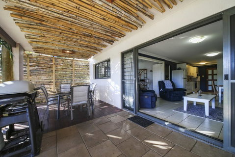 Wooli Holiday Units - Sydneys Hotel 2