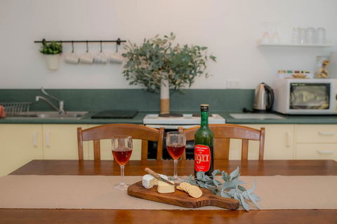 Woongara Cottage - Pet Friendly Country Retreat - Sydneys Hotel 2