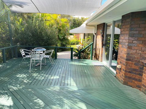 Woorim Secluded Palms Villa - Sydneys Hotel 0
