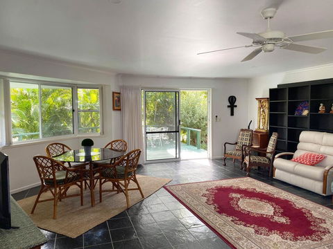 Woorim Secluded Palms Villa - Sydneys Hotel 2
