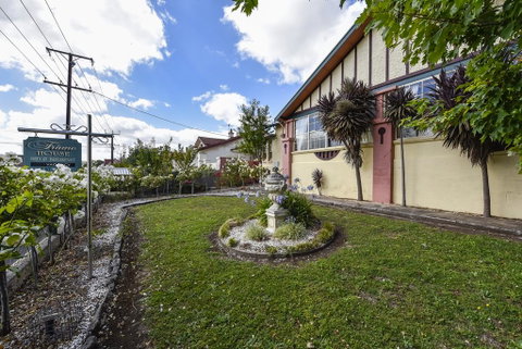 Wyatt Guest House - Sydneys Hotel 3