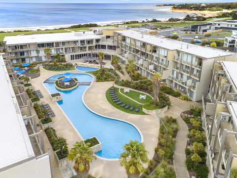 Wyndham Resort Torquay - Sydneys Hotel 0