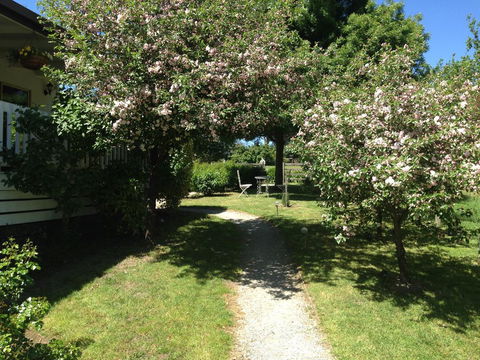 Yarra Glen Bed & Breakfast - Sydneys Hotel 1