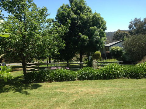 Yarra Glen Bed & Breakfast - Sydneys Hotel 3