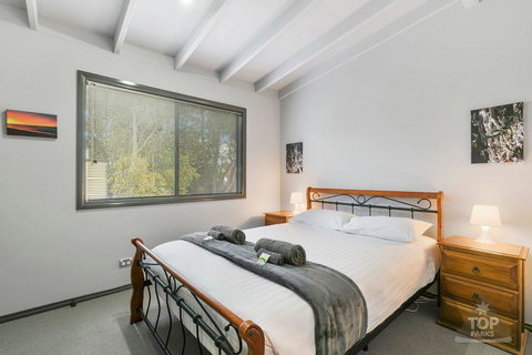 Yarram Holiday Park - Sydneys Hotel 0