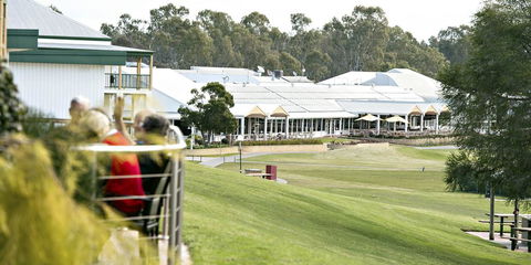Yarrawonga Mulwala Golf Club - Sydneys Hotel 1