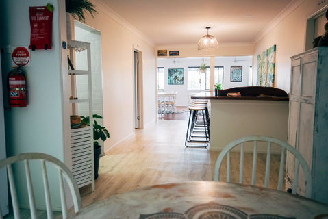 Yeppoon Beachhouse - Sydneys Hotel 1