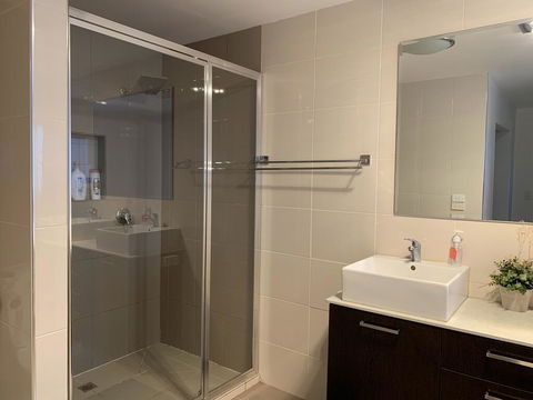 Yes Home - Sydneys Hotel 2