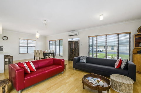 Zaahira House - Sydneys Hotel 1