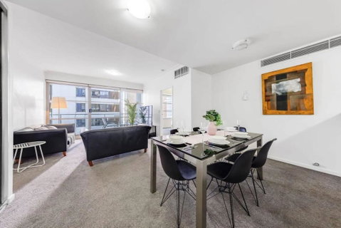 A Comfy 2BR Apt Right Next To Darling Harbour - Sydneys Hotel 4