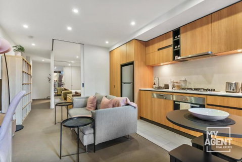 A South Yarra Charm! - Sydneys Hotel 1