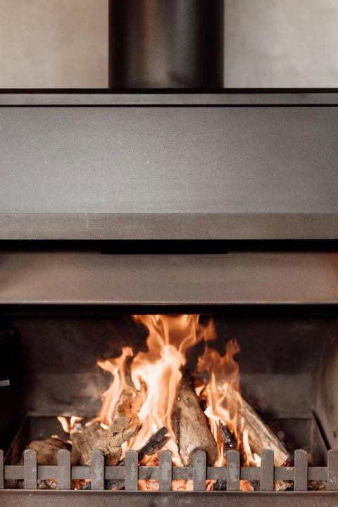 A Stylish And Unique Retreat At Surf Beach - Sydneys Hotel 3