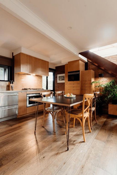 A Stylish And Unique Retreat At Surf Beach - Sydneys Hotel 4