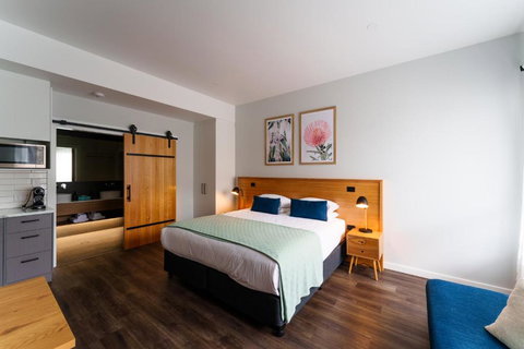 Aberdeen Lane - Sydneys Hotel 2