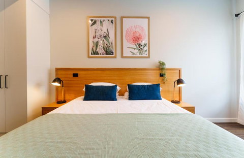 Aberdeen Lane - Sydneys Hotel 1