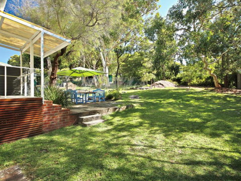 Acacia Cottage At Hyams Beach - Sydneys Hotel 3