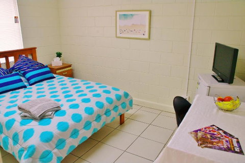 Accommodation @ Isa - Sydneys Hotel 1