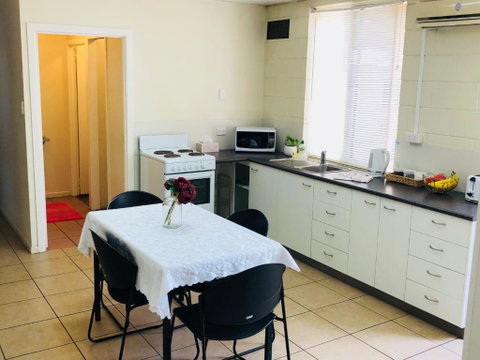 Accommodation @ Isa - Sydneys Hotel 3