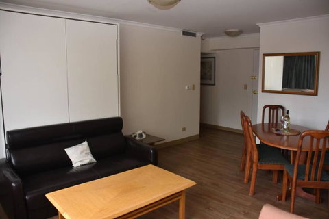 Accommodation Sydney: Hyde Park View 2 Bedroom 1 Bathroom Pet Friendly Apartment - Sydneys Hotel 2