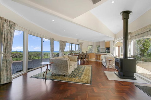 Aegina - Sydneys Hotel 0