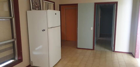 Affordable And Easy Access To Everything - Sydneys Hotel 0