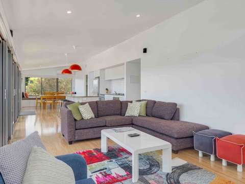 Alpine Freedom - Sydneys Hotel 2