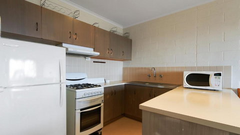 Alpine Heights 08 - Sydneys Hotel 4