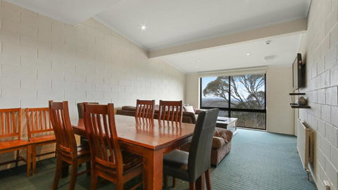 Alpine Heights 08 - Sydneys Hotel 0