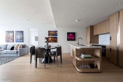 An Astonishing 3BR Apt At Sapphire By The Gardens - Sydneys Hotel 3