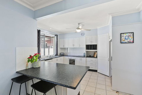 Anzac Cottage - Sydneys Hotel 3