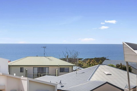 Apollo Bay Getaway - Sydneys Hotel 3