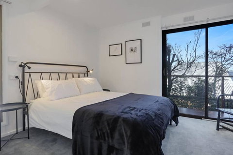 Aqua La Vista - 4 Bedroom Pet Friendly House - Sydneys Hotel 2