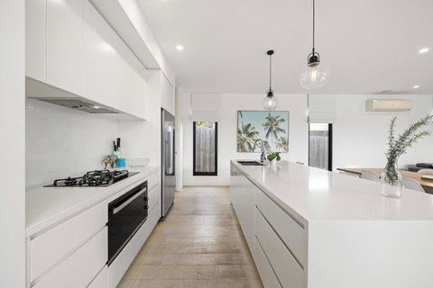 Aqua Luna - Stylish Retreat By Koonya Ocean Beach - Sydneys Hotel 4