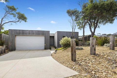 Aqua Luna - Stylish Retreat By Koonya Ocean Beach - Sydneys Hotel 2