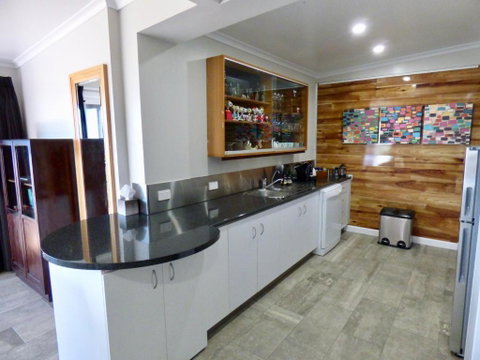 ArtHOUSE Beachfront Accommodation - Sydneys Hotel 3