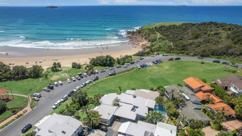 ArtHOUSE Beachfront Accommodation - Sydneys Hotel 0