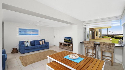 Ashwood 100 Meters To Beach, Shops, Cafes Accom Holidays - Sydneys Hotel 0