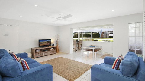Ashwood 100 Meters To Beach, Shops, Cafes Accom Holidays - Sydneys Hotel 3