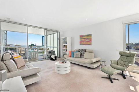 Azure Bliss Luxe With Water Views Walk To Beach - Sydneys Hotel 3