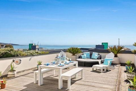 Azure Bliss Luxe With Water Views Walk To Beach - Sydneys Hotel 1