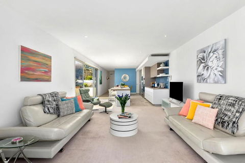 Azure Bliss Luxe With Water Views Walk To Beach - Sydneys Hotel 4