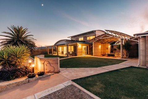 Baird Bay Seaside Villas - Sydneys Hotel 0
