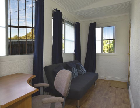 Absolute Waterfront - Sydneys Hotel 4
