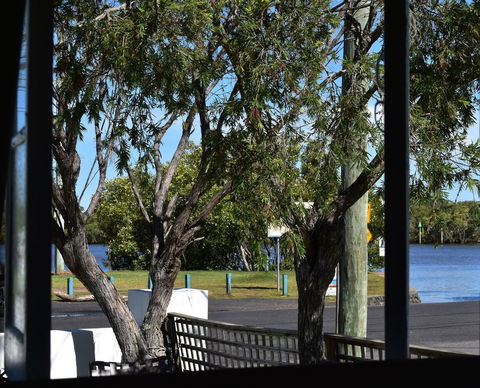 Absolute Waterfront - Sydneys Hotel 7