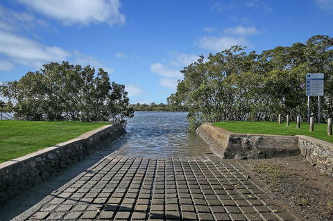 Absolute Waterfront - Sydneys Hotel 15