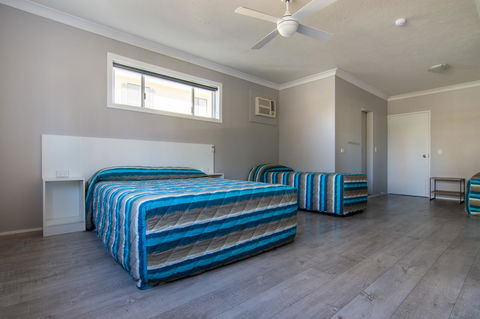Burleigh Gold Coast Motel - Sydneys Hotel 1