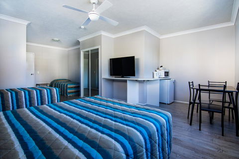 Burleigh Gold Coast Motel - Sydneys Hotel 2