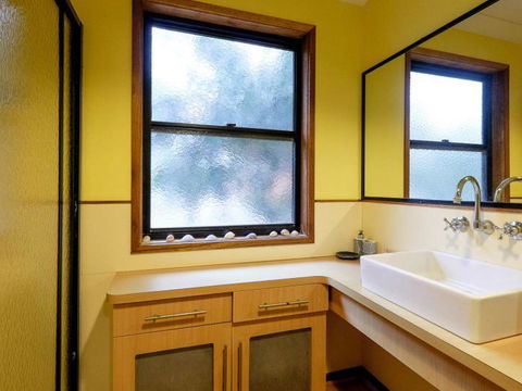 Five Bimba (Tractor House) - Sydneys Hotel 14