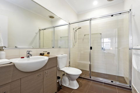 Lotus Retreat - Sydneys Hotel 3